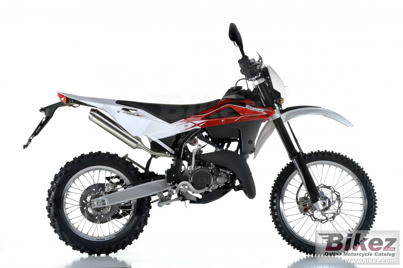 Big Husqvarna wr125 picture and wallpaper from Bikez.com